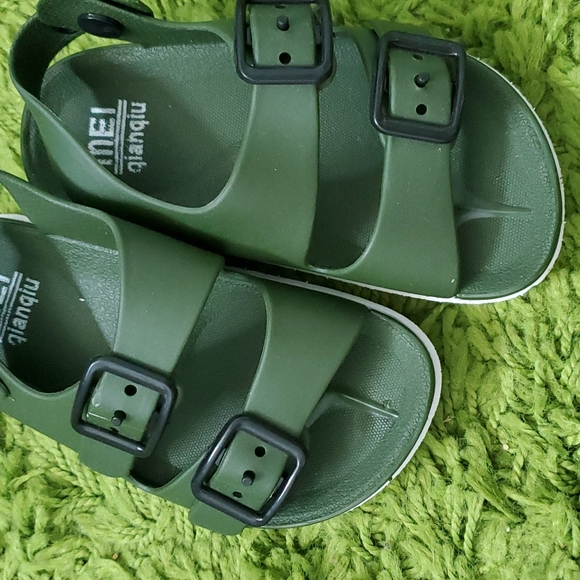 đNWOT Toddler Sandalsđ - Picture 2 of 4